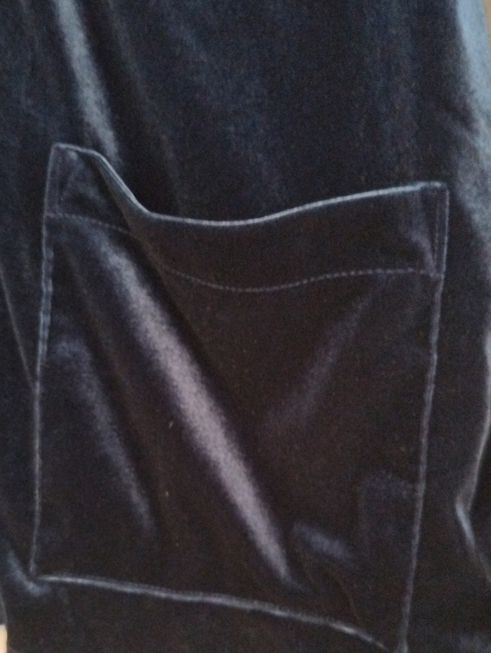 Lauren Ralph Crest Monogram Velvet Button-Front Loose Pajama Top in Navy - Small - Picture 6 of 8